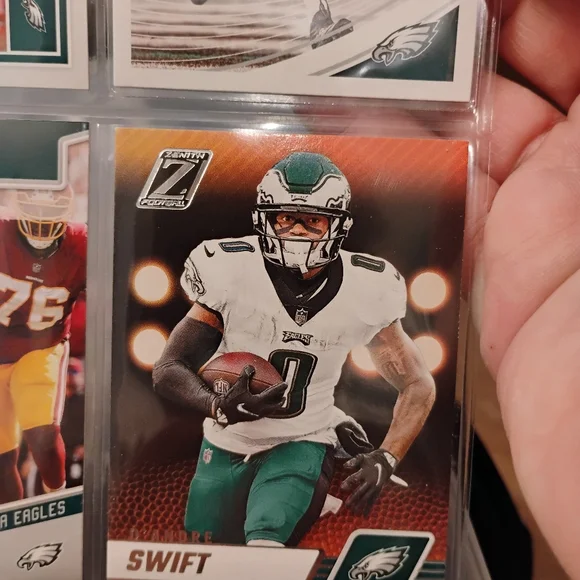 Philadelphia Eagles Assorted 9 Mint Cards - Picture 12 of 16